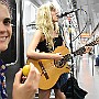 .  Valeria Curci: Vocal and Cajon. Belén Conte: Vocal and Guitar. : Fotos Subte 37 20 Ene 2017