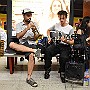 Bench.  Federico Franco: Trumpet. Pablo Sainato: Guitar. : Fotos Subte 4 4 Nov 2016